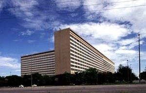 Hospital Universitário / UFRJ, arquiteto Jorge Machado Moreira, Ilha do Fundão, Rio de Janeiro, 1957