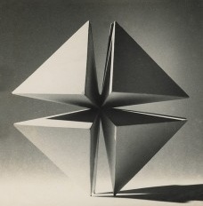 17_Símbolo do IV Centenário do Rio de Janeiro - versão tridimensional, 1963.<br />Acervo Aloisio Magalhaes  [Divulgação]