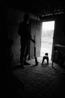 Habitantes dos campos perto de Lassance. MG, 1963-1967<br />Foto: Maureen Bisilliat 