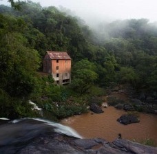 Moinho Vicenzi, caminho dos moinhos, Rio Grande do Sul. Escritório Brasil Arquitetura<br />Fot Nelson Kon 