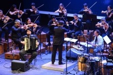 Concerto de abertura do VII Festival Internacional Sesc de Música, com a Orquesta Unisinos Anchieta, Luciano Maia e Quarchêto, no Theatro Guarany, em Pelotas-RS<br />Flávio Neves 