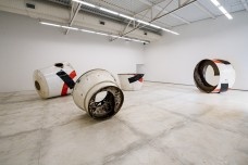 Alexandre da Cunha, <i>Mix (Boom)</i>. Mostra ‘Visão Geral’, na Galeria Mata, Instituto Inhotim<br />Foto William Gomes 