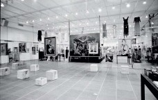 Fotos da exposição no MASP em 1972 com Circo Piolin no vão livre do museu<br />Foto divulgação  [Instituto Bardi]