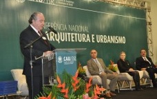 Antônio Luciano de Lima Guimarães em pronunciamento na I Conferência Nacional de Arquitetura e Urbanismo em Fortaleza, 2014<br />Foto divulgação 