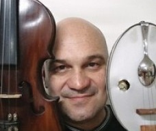 Fernando Sardo, coordenador da oficina de instrumentos