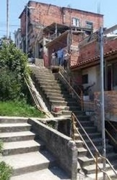 Escadarias e passagens do Jardim Ângela.<br />IVM, 2016 