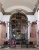 Capela-mór escorada para consolidação da cúpula em barrete de clérigo (ver desenho em corte) vendo-se o arco cruzeiro ao centro, ladeado pelos novos altares