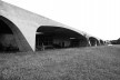 Escola Superior de Administração Fazendária – ESAF, detalhe pórticos da fachada posterior, Brasília DF<br />Foto Daniel Corsi 
