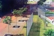 Biombos metálicos vazados protegem e organizam as atividades esportivas no Parque da Juventude em São Paulo. [divulgação]