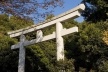 Torii, portal de pedra, Santuário Oji<br />Foto Tom Boechat/Usina de Imagem 