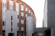 A nova Bocconi, Milão, Grafton Architects, projeto de 1999-2000, inauguração em 2008. A ligação com o conjunto projetado por Ignazio e Jacopo Gardella<br />Foto Lucas Corato 