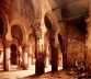 Sinagoga de Sta. Maria La Blanca, Toledo, Espanha, séc. XVIII. Posteriormente convertida à igreja pelos Reis Católicos.  [MEEK, 1996, p. 105]