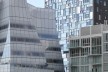 Os dois prédios vizinhos: Frank Gehry, IAC Interactive Corporation, e Jean Nouvel, Apartamentos One Hundred Eleventh Avenue<br />foto Roberto Segre 