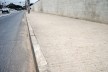Exemplo de sarjetas e calçadas impermeabilizadas<br />Foto Álvaro Rodrigues dos Santos 