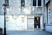 Porta de Entrada da Faculdade de Letras e Filosofia em San Sebastiano. Arquiteto Carlos Scarpa <br />Foto Renato Anelli 