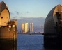 Torre Canary Wharf, de Cesar Pelli, e o Millenium Dome, de Richard Rogers [Fellwalk]