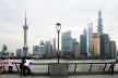 Vista para os edifícios de Pudong, o novo centro financeiro de Xangai, a partir da área do Bund<br />Foto Gabriela Celani 