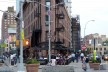 Vida urbana nas praças de Nova York, com as atividades festivas nas ruas. A apropriação das ruas pelos pedestres<br />foto José Barki 