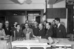 Liang (o quarto à esquerda) e Niemeyer (o quinto à esquerda) no projeto da ONU<br />Foto divulgação/ disclosure photo  [UN Headquarters: A Workshop for Peace]