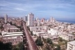 Vista geral do bairro do Vedado. Havana. As torres dos anos 1950 começam a derrubar as mansões do início do século 20<br />Foto Roberto Segre 