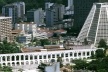 Catedral e aqueduto de Santa Tereza, Rio de Janeiro<br />Foto Nelson Kon 