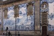 Lateral da Igreja dos Carmelitas, painéis de azulejos, desenhados, pintados e colocados em 1912, Porto<br />Foto Anita Di Marco, 2018 
