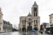 Basílica de Saint-Denis, arredores de Paris, França<br />Fotomontagem Victor Hugo Mori, 2010 