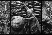 “O inferno de Bosch segundo Sebastião Salgado”, tríptico 6, fragmentos da exposição fotográfica “Gold – Mina de Ouro Serra Pelada”<br />Fotomontagem de Abilio Guerra 