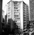 Edifício Jaçatuba, 1942: suas duas volumetrias promovem transição entre duas legislações numa mesma quadra; Centro Novo