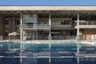 Sesc Araraquara, piscinas, 2000. Arquitetos Abrahão Sanovicz e Edson Jorge Elito<br />Foto Leonardo Finotti 