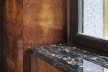 Detalhe da carpintaria e mármores do quarto da Baroneza Louis Empain<br />Foto Georges de Kinder  [Ma² - Metzger and Partners Architecture]