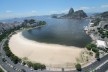Praia de Botafogo, Rio de Janeiro, e sua contaminação pelo esgoto dos rios Banana Podre e Berquó<br />Foto do acervo do biólogo Mario Moscatelli, autor de artigo do livro 
