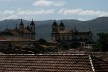 Vista geral da cidade com igrejas Nossa Senhora do Carmo e São Francisco de Assis, Mariana MG<br />Foto Abilio Guerra 