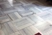 Deterioração do piso em mármore Carrara, decorrente de mal-uso, Hall de entrada principal do edifício Rizkallah Jorge, 2016<br />Foto Luiz Fernando de Azevedo Silva 
