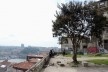 Porto, Miradouro da Vitória, largo e casarões fechados e degradados, apesar da espetacular vista panorâmica<br />Foto Andréa da Rosa Sampaio, 2016 