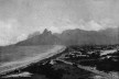 Praias de Ipanema e Copacabana, Rio de Janeiro<br />Foto Marc Ferrez  [Portal Brasiliana Fotográfica / BN]