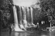 Membros da Comissão Cruls na cachoeira do rio Cassú, 1892‐93 [Relatório da Commissão  ao Ministro da Industria, Viação e Obras Públicas. Op. cit.]