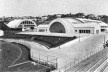 Estádio e complexo poliesportivo do Pacaembu, construção, São Paulo, anos 1940<br />Foto divulgação  [Acervo FAU USP / livro <i>Museu do Futebol</i>]