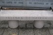 Monumento em Providence RI, banco com inscrição “Liberdade de discurso”<br />Foto Eliane Lordello, jan. 2010 