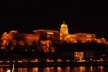 Às margens do rio Danúbio, em Budapeste, o Castelo Buda com sua iluminação amarela<br />foto Lucas Gamonal Barra de Almeida 