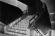 Escada, Cine Trianon (atual Cine Belas Artes), São Paulo<br />Autoria da foto não identificada  [Acrópole, n. 215, set. 1956, p. 448]