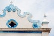 Igreja Nossa Senhora das Neves, detalhe do frontão<br />Foto Tom Boechat 