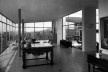 Interior da sala da Casa de Vidro, São Paulo, 1951