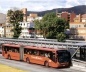 Ónibus “Transmilenio” e ponto fixo na cidade de Bogotá. Arqs. Javier Vera, Fernando León Toro Vallejo, Gabriel Jaime Giraldo Giraldo, 2000<br />Foto Segre 