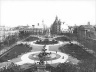 La Plaza de Mayo con los arreglos efectuados por el paisajista francés, luego acriollado, Charles Thays en 1894 [Arquivo Geral da Nação]