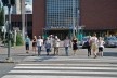 Aspecto do ambiente urbano de Tampere em detalhe de travessia de pedestres no entorno da Estaçao Ferroviaria Rautatienkatu<br />Foto Fabio Lima 