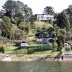 Casas burguesas na margem da represa de Guarapiranga
<br />Foto Thomas Bussius 