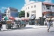 Primeiro módulo de um equipamento urbano (Calçadão dos Mascates) edificado no centro do Recife (1994) para atender ao comerciante informal, em local de grande fluxo de pedestres. <br />fotografia de Ana Maria da Costa (2003)  [Pesquisa direta]