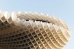 Metropol Parasol, detalhe da estrutura de madeira, Sevilha. J. Mayer H. Architects, 2004<br />Foto David Franck 