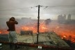 Incêndio na Favela São João, onde dezenas de barracos foram destruídos pelo fogo, que só foi controlado no dia seguinte pela manhã. Cerca de 280 pessoas de 500 famílias foram desabrigadas, São Paulo SP<br />Foto Tuca Vieira 
